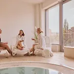 Appart hôtel Waterlane Island - Riverview Pool, & Gym By Downtown 4*