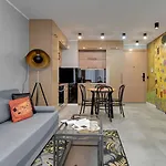 Waterlane Island - Riverview Pool, & Gym By Downtown 4* Gdańsk