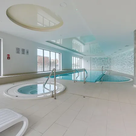 Waterlane Island - Riverview Pool, & Gym By Downtown 格但斯克