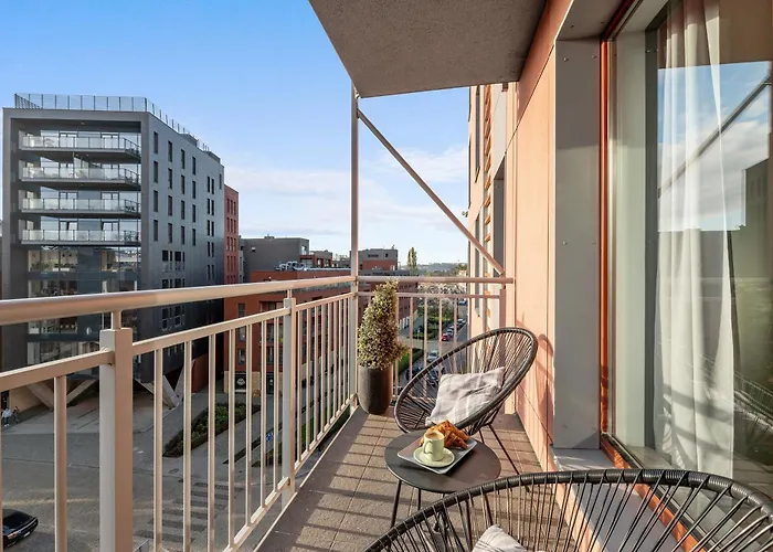 Waterlane Island - Riverview Pool, & Gym By Downtown 4* Gdańsk