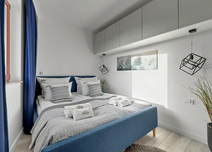 Waterlane Island - Riverview Pool, & Gym By Downtown 4* Gdańsk