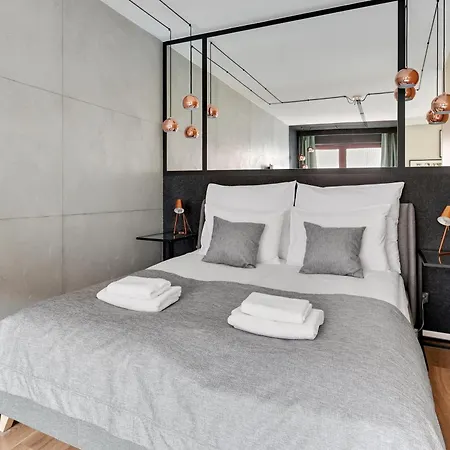 Waterlane Island - Riverview Pool, & Gym By Downtown Aparthotel 4*
