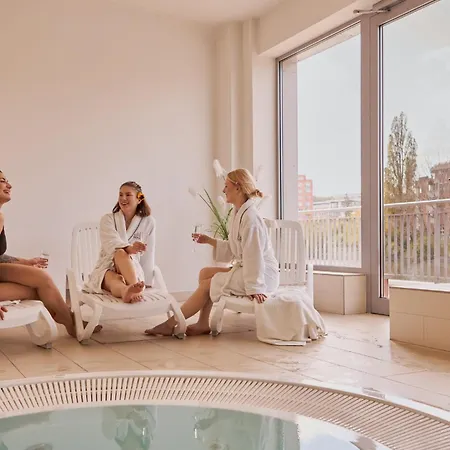 Aparthotel Waterlane Island - Riverview Pool, & Gym By Downtown 4*